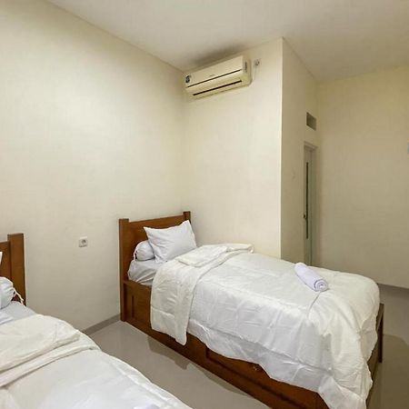 Nipa Guest House Near Universitas Widyagama Mitra Reddoorz Blimbing  Eksteriør billede